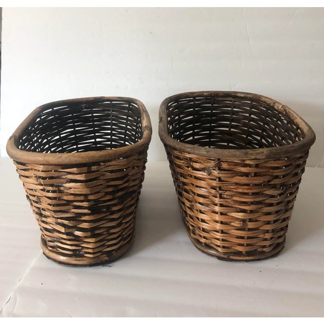 Rustic Mid 20th Century Pair of Oval Wicker Rattan Baskets For Sale - Image 3 of 6