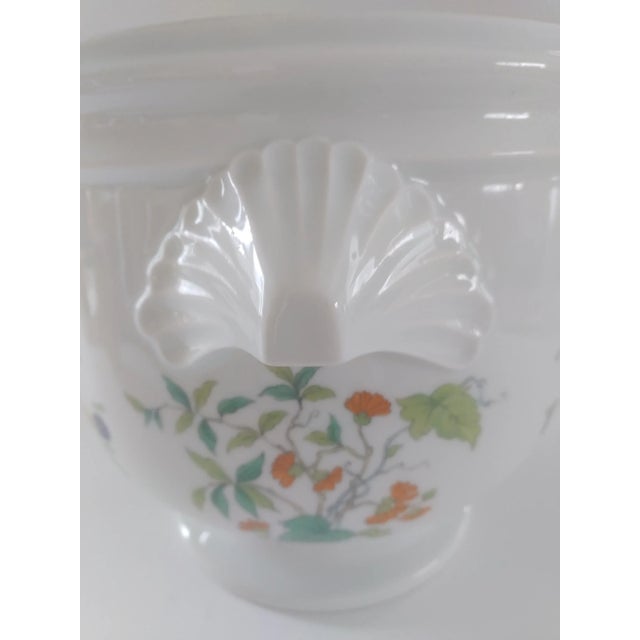 Since 1797 Limoge's exclusive patterns have been enjoyed by clients worldwide. This cache pot is in a useful size and...