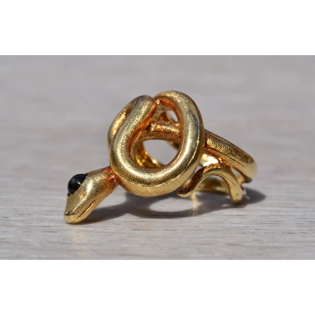 The Hibbs: Ladies 18K Yellow Gold Snake Ring set with Peridot For Sale - Image 4 of 10
