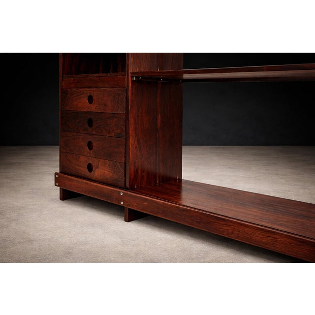 Brazilian Modern Bookshelf in Rosewood, Sergio Rodrigues, C. 1968 For Sale - Image 10 of 15