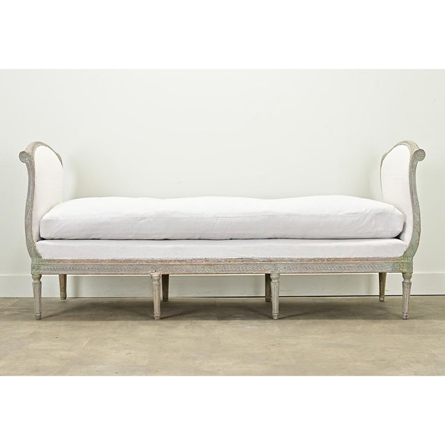 Swedish Gustavian 18th Century Large Painted Daybed For Sale In Baton Rouge - Image 6 of 12