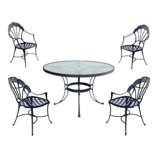 Vintage Brown Jordan Aluminum Outdoor Round Table With Four Chairs For Sale