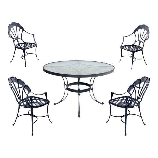 Vintage Brown Jordan Aluminum Outdoor Round Table With Four Chairs For Sale