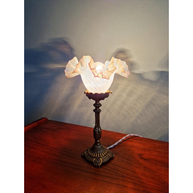 Table Lamp in Gilt Bronze and Opalescent Glass, Early 20th Century For Sale - Image 13 of 18