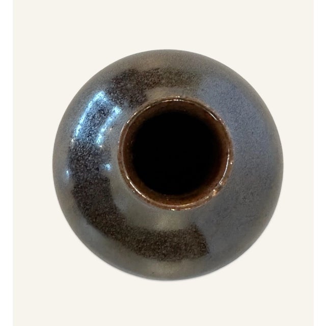 Early 18th Century Early 17th Century Chinese Porcelain Vase With Eel Skin Glaze For Sale - Image 5 of 8