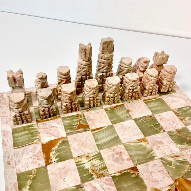 1970s Vintage Italian Mediterranean Hand Carved Pink Marble & Sage Onyx Chess Set - 33 Pieces For Sale - Image 14 of 16