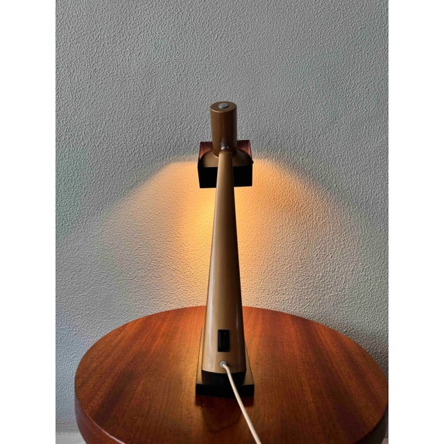 Mid-Century Modern Gold and Black Metal Geisha Table Lamp by Fase, 1967 For Sale - Image 13 of 18