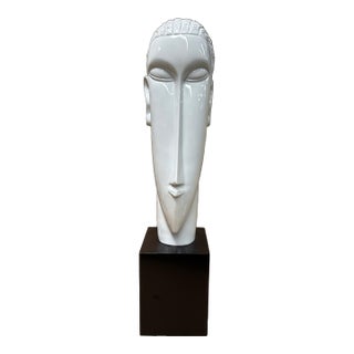 White Artistic Modern Fiber Glass Figurative Display Sculpture Art For Sale