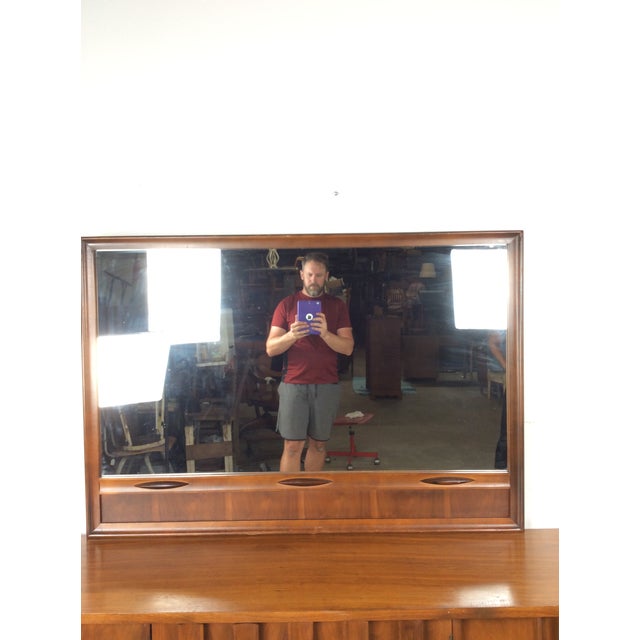 Mid-Century Modern Mid Century Modern Lowboy Dresser With Mounted Mirror by Thomasville For Sale - Image 3 of 18