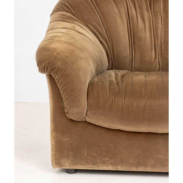 Mid-Century Modern Italian Velvet Upholstered Armchair, 1970s For Sale - Image 3 of 6