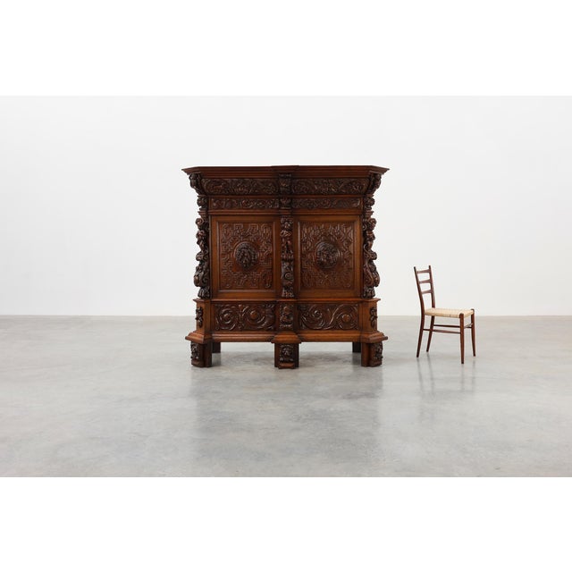 A magnificent Flemish Renaissance “beeldenkast” crafted in oak and originating from Antwerp around 1630. This type of...