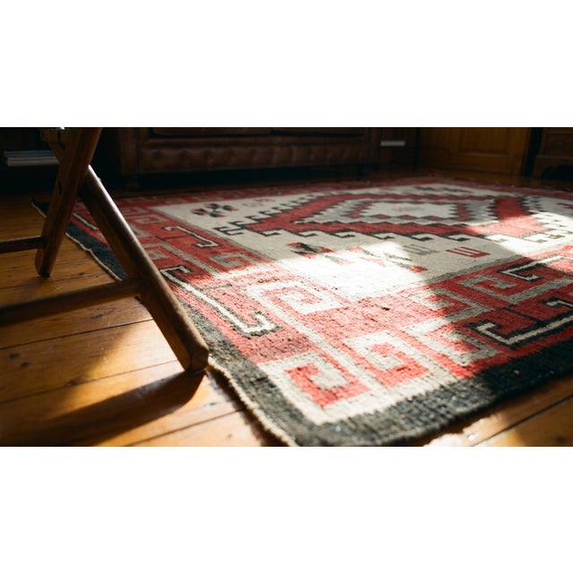 Textile 1930s Ivory Red Medallion Antique American Navajo Rug Ganado 5' X 7'5" Flatweave Wool Carpet For Sale - Image 7 of 9