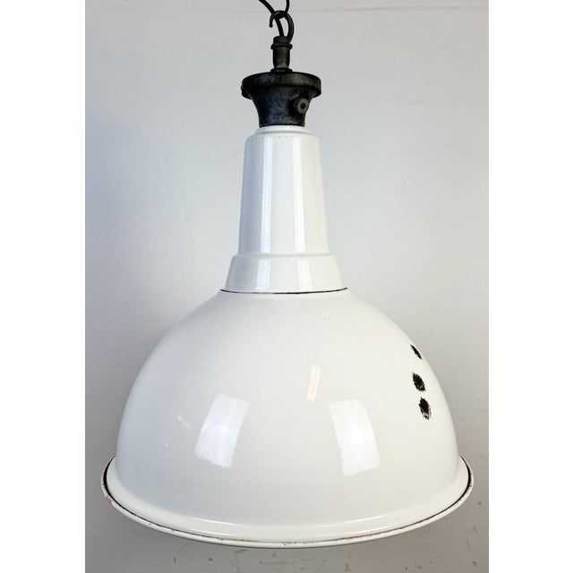 Large British Industrial White Enamel Factory Pendant Lamp from Benjamin, 1960s For Sale - Image 9 of 18