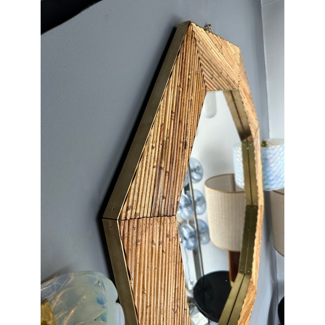 Mid-Century Modern Rattan and Brass Octogonal Wall Mirror by Vivai Del Sud. Italy, 1970s For Sale - Image 3 of 12