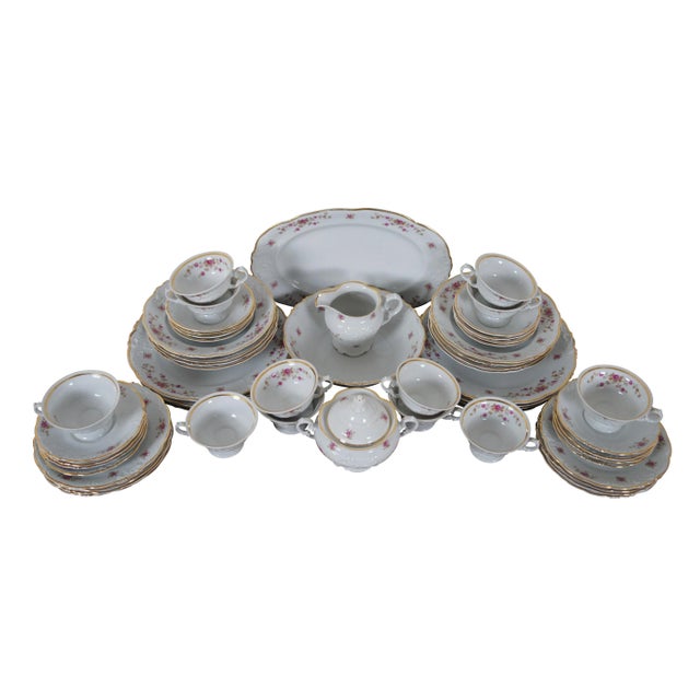 BAISER 華 Tea Cup - Large - Queen Victoria VBO - Herend Experts