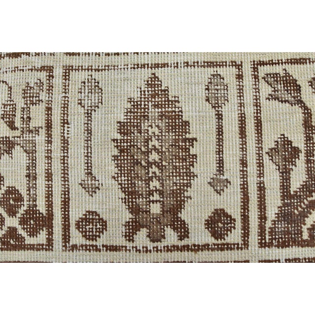 Bakhtiari Rug 6’9” X 8’10” Ivory Wool Vintage Distressed Hand-Knotted Carpet For Sale - Image 10 of 15