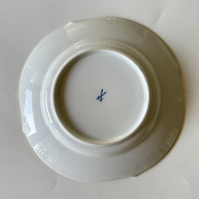 1990s Form Wellenspiel with Relief Breakfast Plate and Summer Meadow Decoration from Meissen, 1990s For Sale - Image 5 of 7
