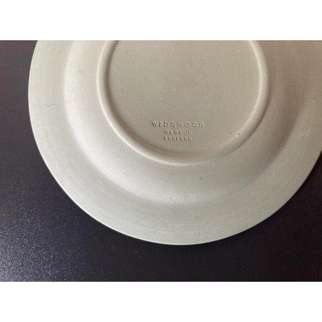 English Wedgwood Jasperware Sage Green Jewelry Dish With Neoclassical Horse Design For Sale - Image 11 of 12