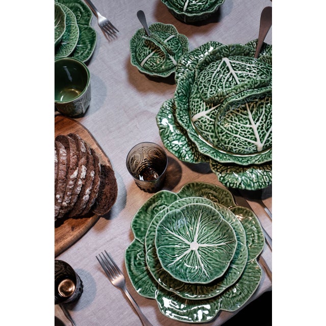 Green Bordallo Pinheiro Cabbage 16-Piece Dinnerware Set with Mug in Green, Service for Four For Sale - Image 8 of 13