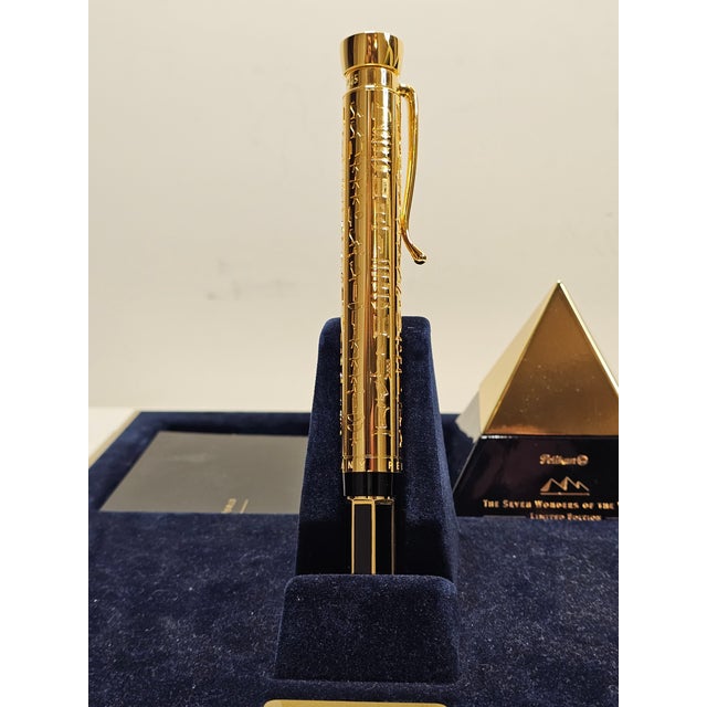 2000 - 2009 Pelikan Seven Wonders of the World 'Pyramids of Giza' Fountain Pen For Sale - Image 5 of 18