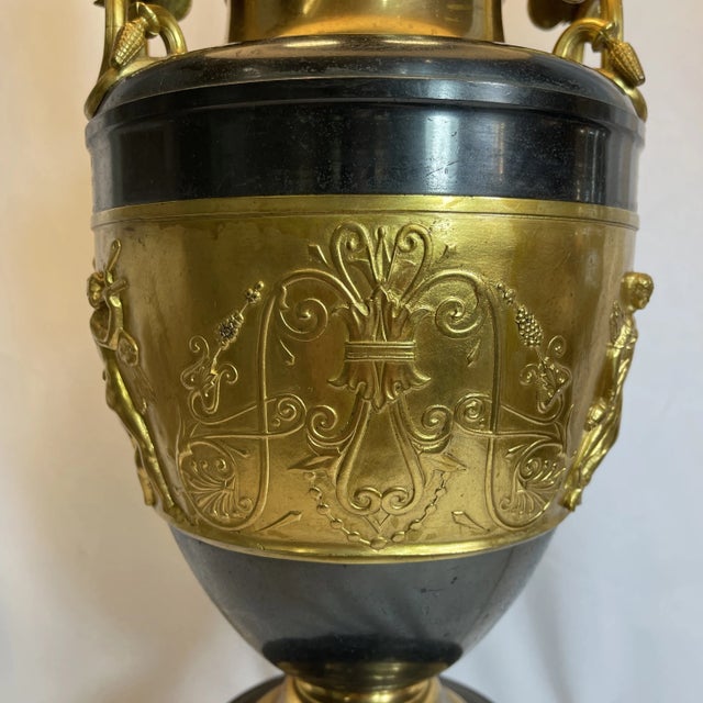 Napoleon’s III lamp Neoclassical on dore bronze and black marble, with différents designs.