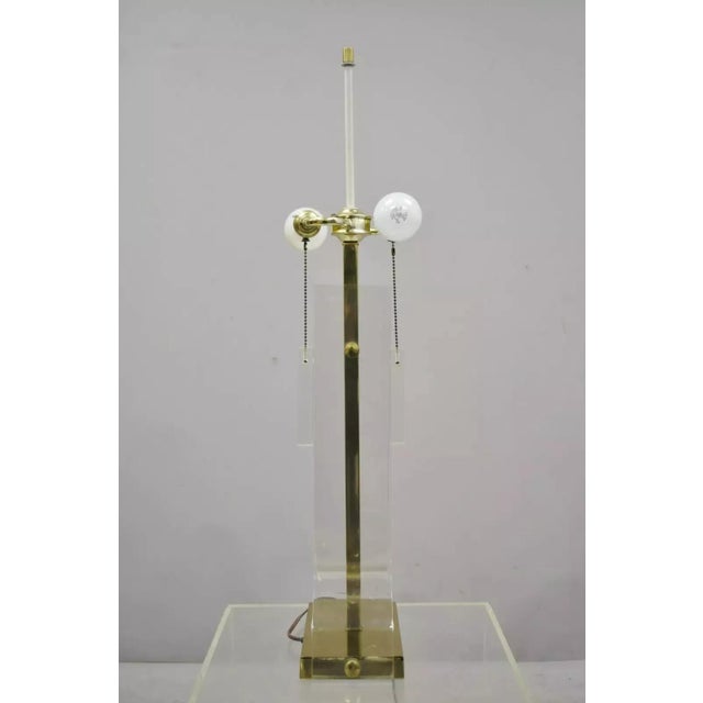 Metal Vintage Laurel Mid Century Modern Sculptural Lucite & Brass Table Lamp For Sale - Image 7 of 12