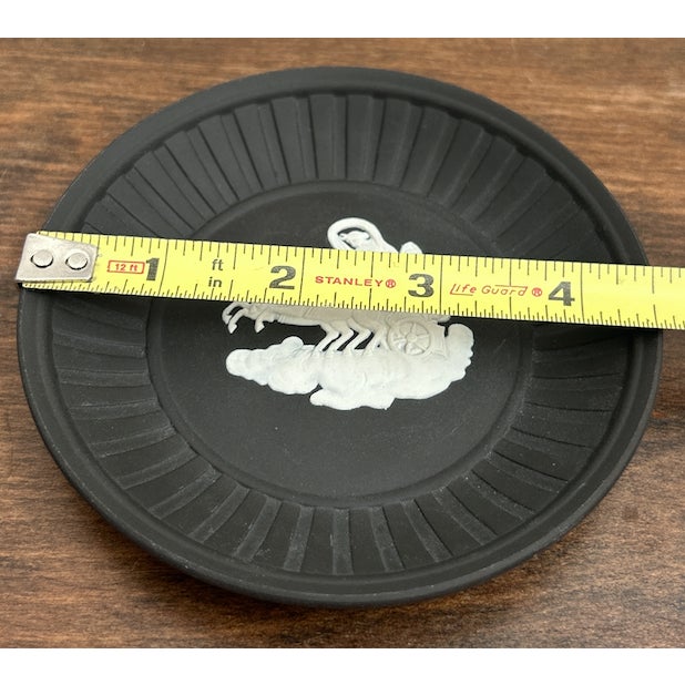 1970s Vintage Wedgwood Black Jasperware Fluted Trinket Dish - Aurora Chariot Design For Sale - Image 5 of 8