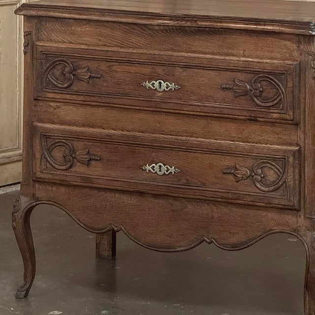 19th Century Louis XV Country French Oak Commode For Sale - Image 10 of 18