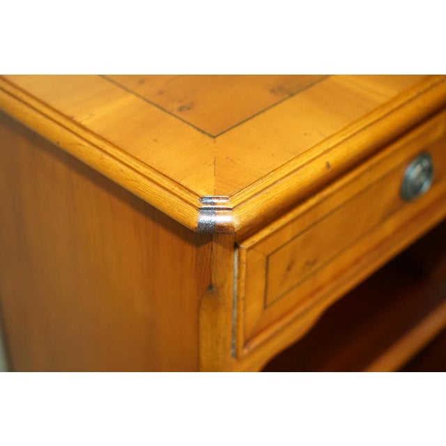 Wood Vintage Burr Yew Wood Lamp Side Tables, Set of 2 For Sale - Image 7 of 18