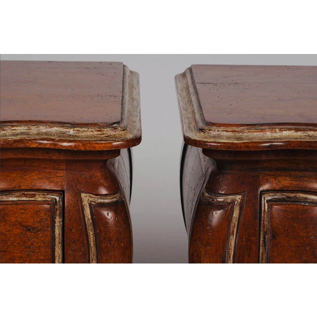 Late 20th Century Late 20th Century Pair of Judson Rothschild Style Anastasia Collection Italian Rococo Bombe Walnut Nightstands | Louis XV Style For Sale - Image 5 of 9