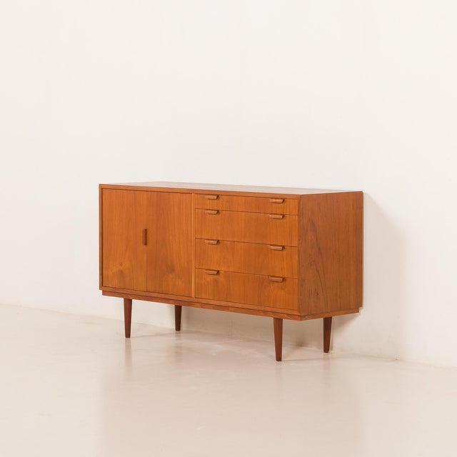 1970s Teak Sideboard by Carlo Jensen for Hundevad & Co, Denmark, 1970s For Sale - Image 5 of 15