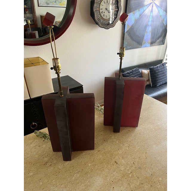 1990s Pair of California Postmodern Sculptural Frosted Resin Table Lamps by Deszign, Inc. For Sale - Image 15 of 17