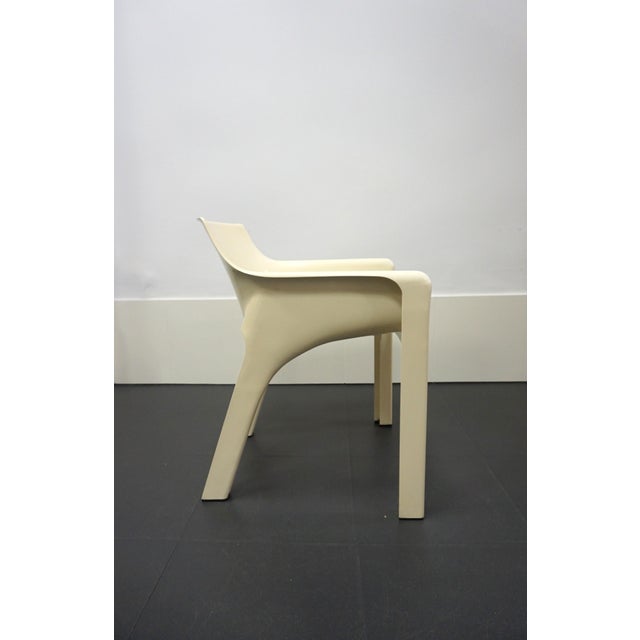 Ivory Gaudi Chairs by Vico Magistretti for Artemide, 1970s, Set of 2 For Sale - Image 8 of 13