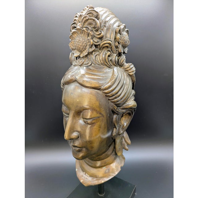Bronze Vintage Chinese Bronze Bust: Bodhisattva Guanyin For Sale - Image 8 of 9