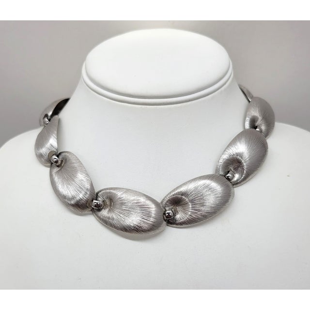 1950s rhodium plated oval Florentine finish links collar necklace with hook clasp. Marked "Napier." Center link: 3/4...