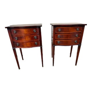 Pair of Antique Federal Style Mahogany Inlaid 3 Drawer Nightstands Bedside Tables For Sale