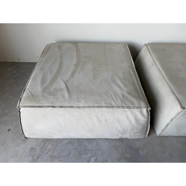 Italian Paola Navone for Baxter “Miami Soft” Modular Leather Sofa With Two Ottomans For Sale - Image 15 of 18