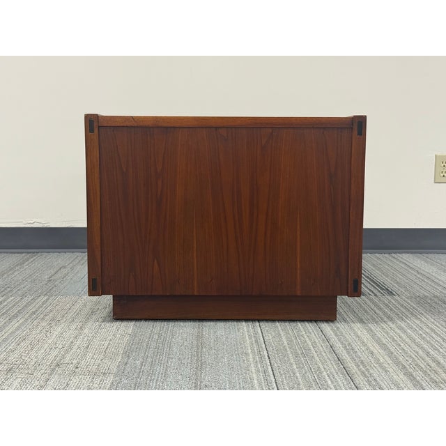Lane Mid-Century Modern Walnut Side Table Cabinet For Sale - Image 10 of 11