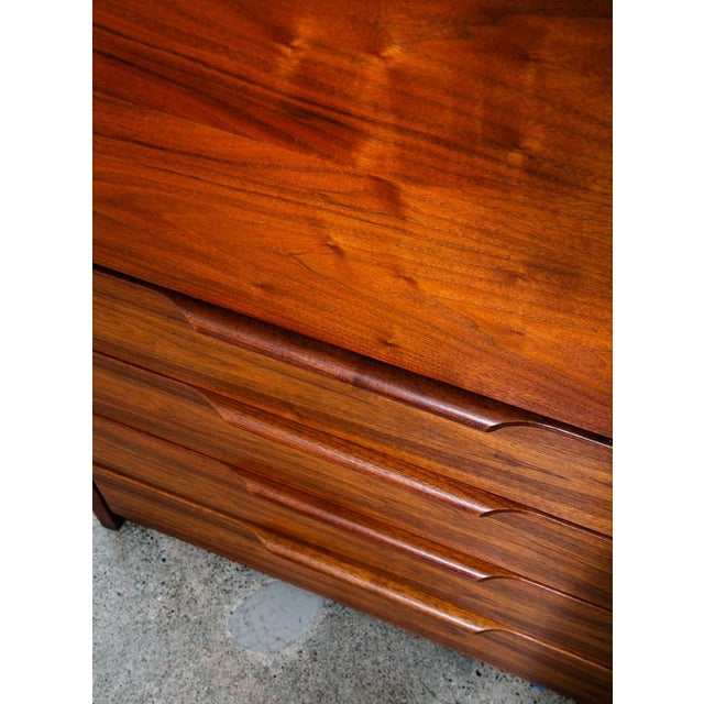 1960s Mid Century Modern Secretary Desk Chest Barzilay Walnut Wood 4 Drawer Vintage For Sale - Image 12 of 12