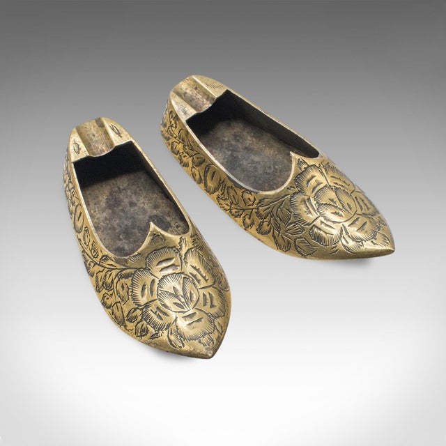 Pair of Small Vintage Slipper Ashtrays, Indian Brass Cigarette Rest, Mid Century For Sale - Image 6 of 9