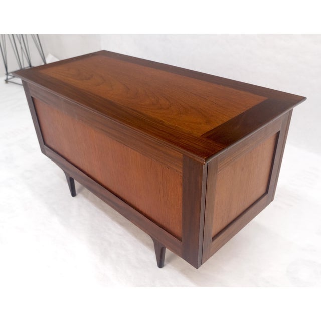 Mid-Century Modern Danish Mid Century Modern Teak Hope Chest Trunk Storage MINT For Sale - Image 3 of 15