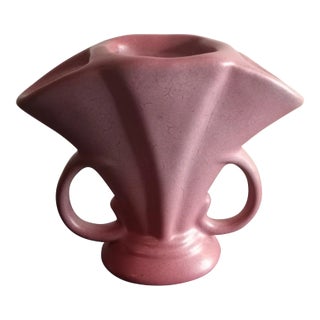 Vintage 1960s Unmarked McCoy Mauve Agate Fan Vase or Holder For Sale