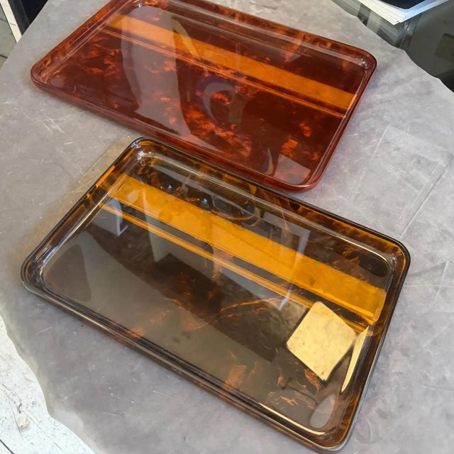 1970s Set of Two Mid-Century Modern Faux Tortoiseshell Lucite Trays by Guzzini For Sale - Image 9 of 13