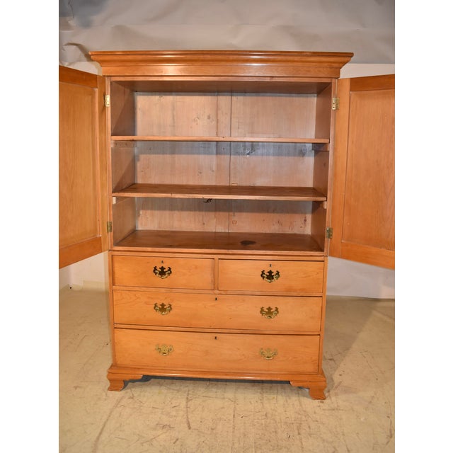 19th Century 19th Century English Pine Linen Press For Sale - Image 5 of 10