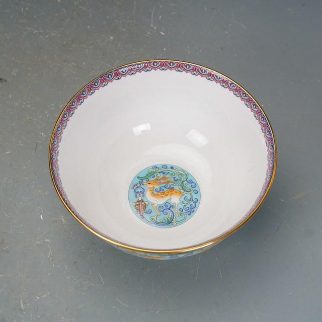 Red Mid 20th Century Enameled 6 Porcelain Bowls With Box – Famille Rose Style Deer & Floral Motif - 7 pcs For Sale - Image 8 of 18