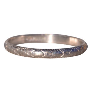 The Littleton: Antique Patterned Wedding Band in Platinum For Sale