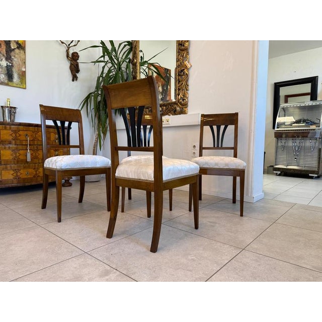 Antique Biedermeier Armchairs in Walnut, Set of 4 For Sale - Image 3 of 11