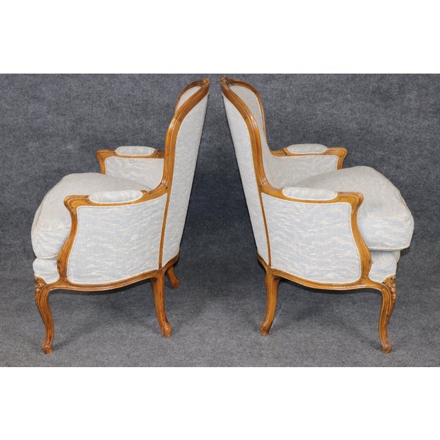 French 1960's Pair Louis XV Style Upholstered Bergere Chairs For Sale - Image 3 of 5