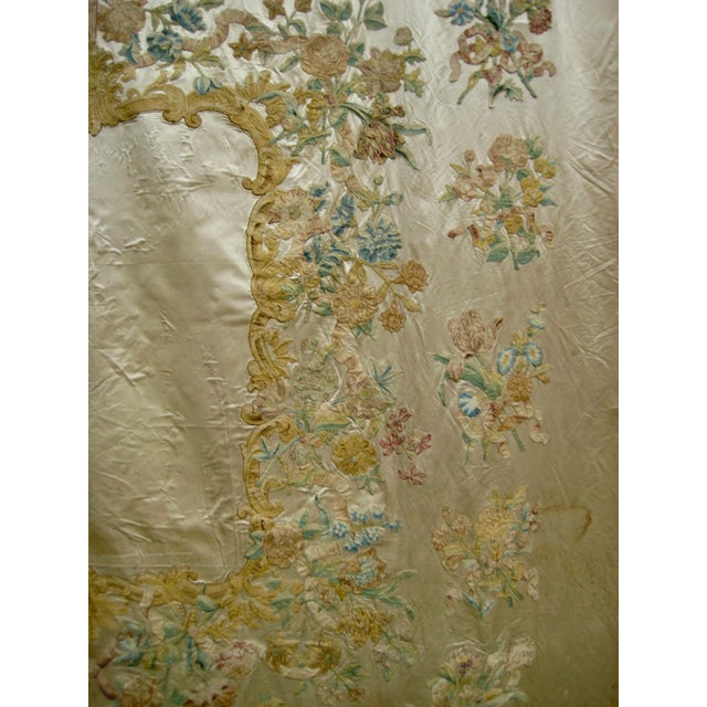Early 18th Century Large Silk Italian Baroque Floral Embroidery From the 1700 Hundreds For Sale - Image 5 of 12
