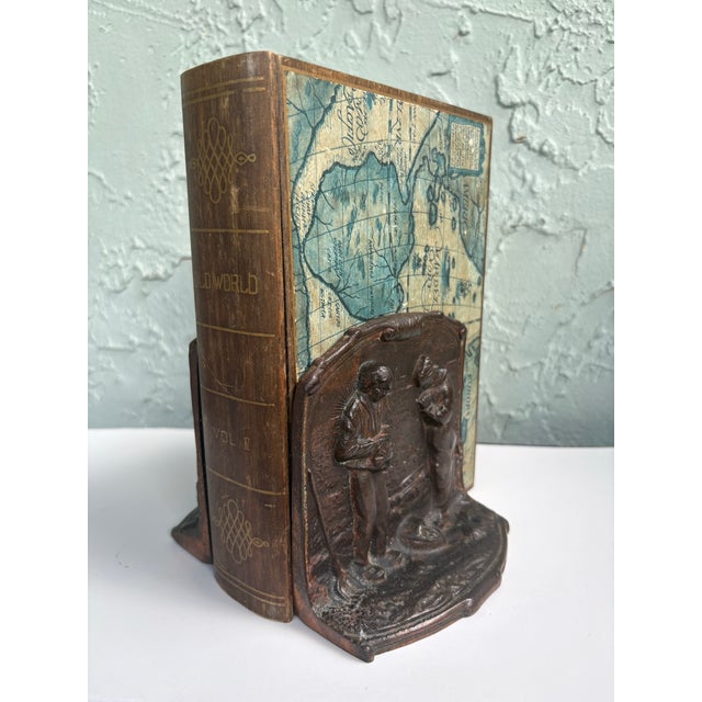 Vintage Cast Iron “The Angelus” Bookends After Jean-François Millet – Pair With Original Bronzed Finish For Sale - Image 4 of 8